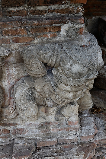 Wat Ratchaburana-044